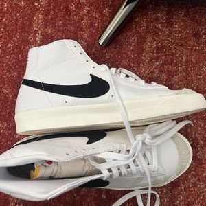 Brand New Men’s Nike Blazers size 11